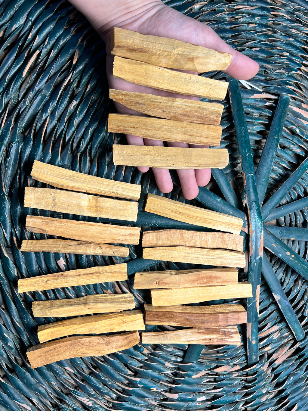 Natural Palo Santo Sticks – Cleansing & Relaxation