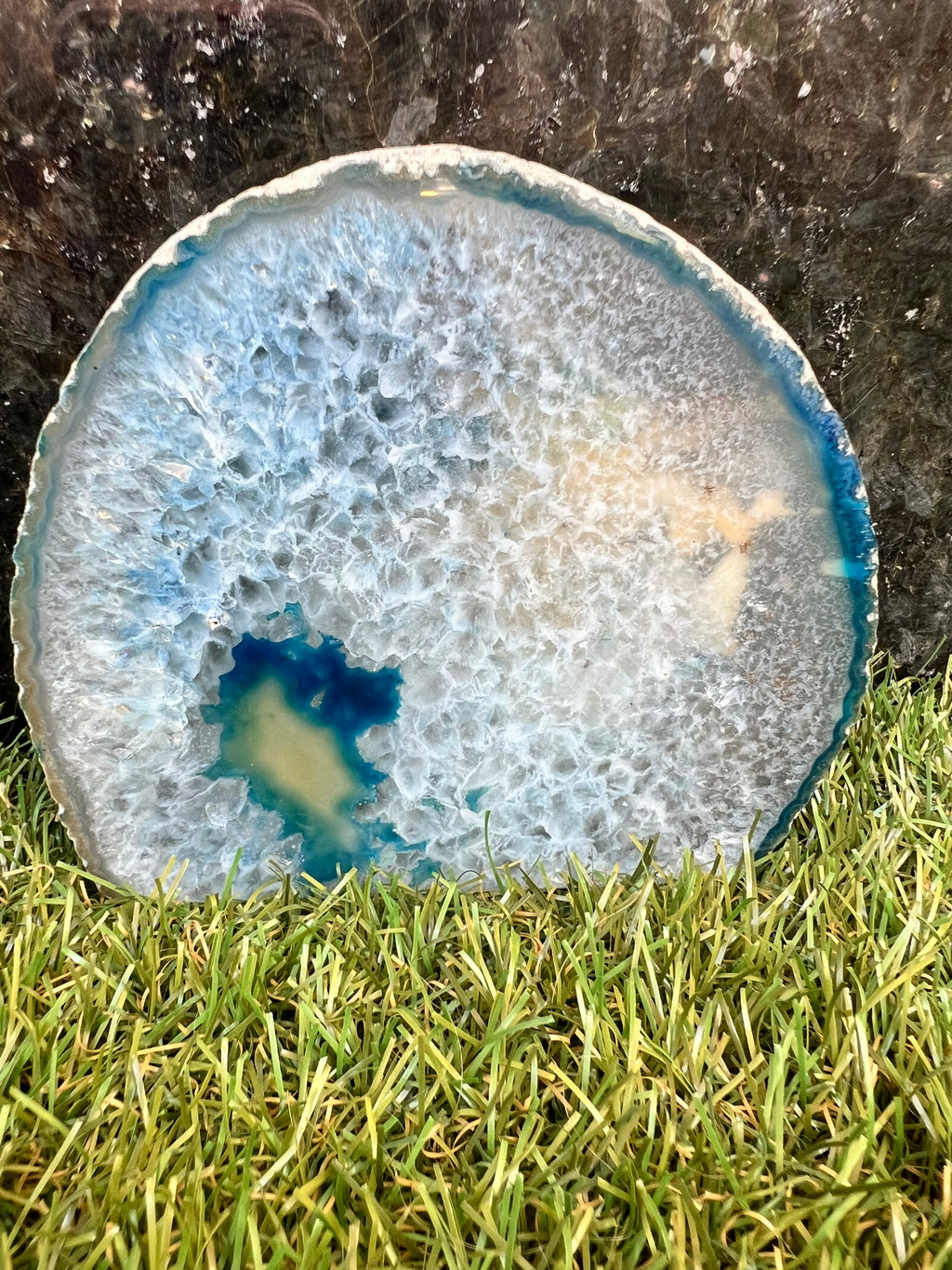 Agate Freeform with Cut Base – 803 g
