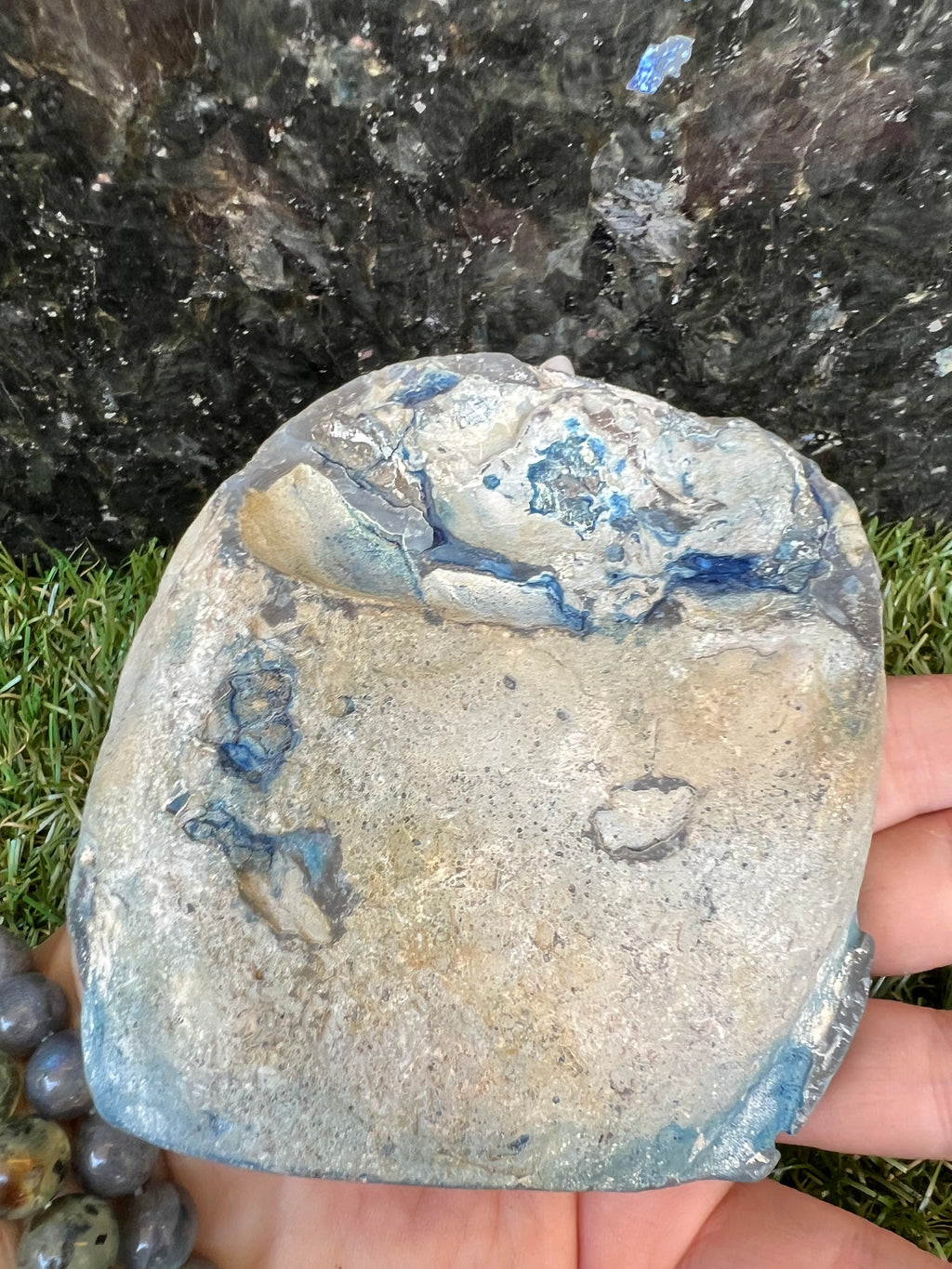 Natural Agate Freeform with Cut Base – 546 g