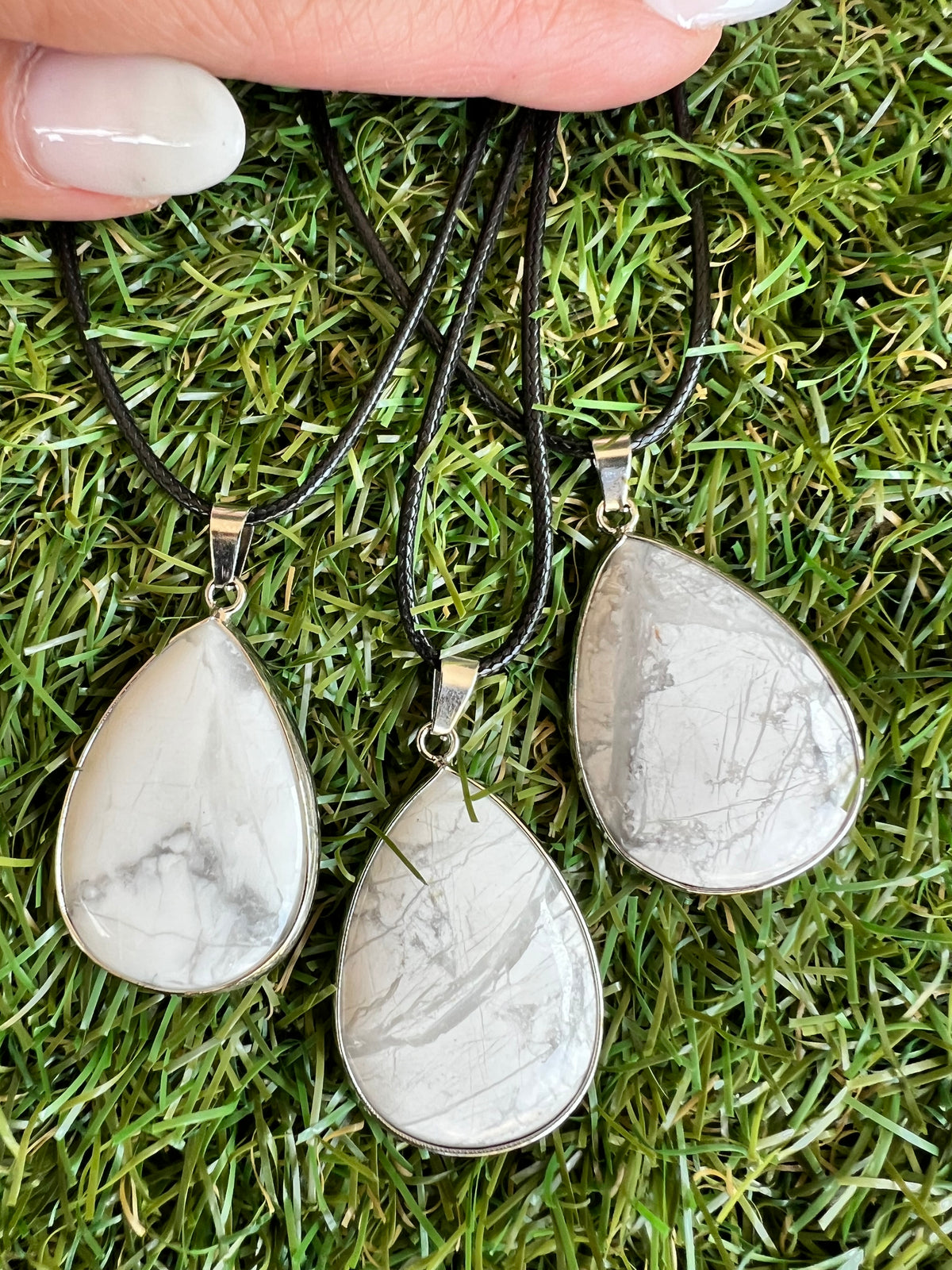 Howlite Silver-Plated Teardrop Necklace – Calm, Patience & Peace