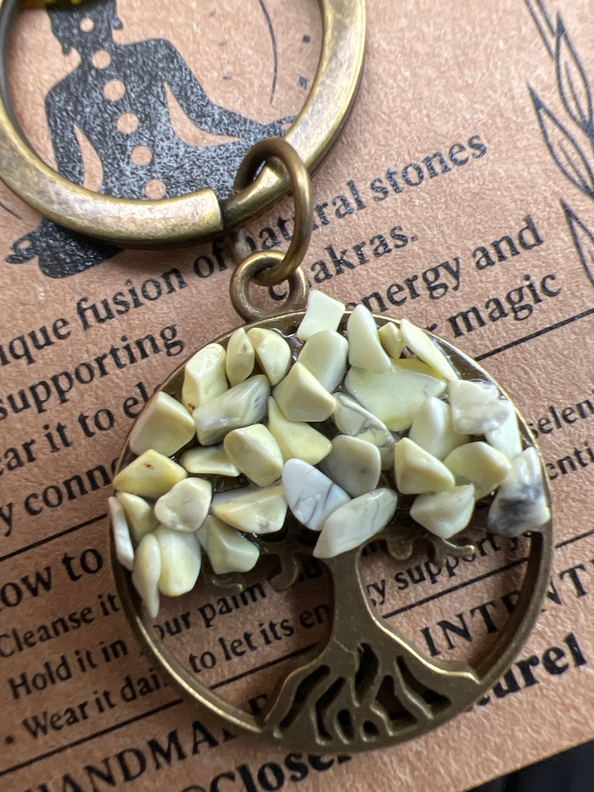 Natural Crystal Tree of Life Keychain – Protection, Luck & Positive Energy