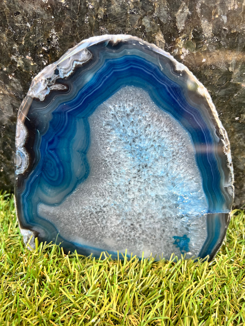 Agate Freeform with Cut Base – 816 g