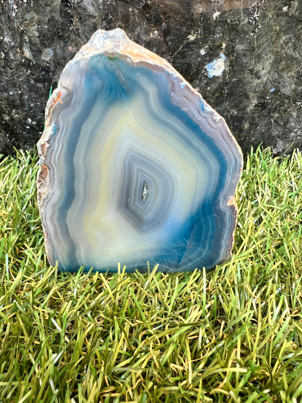 Agate Freeform with Cut Base – 439 g