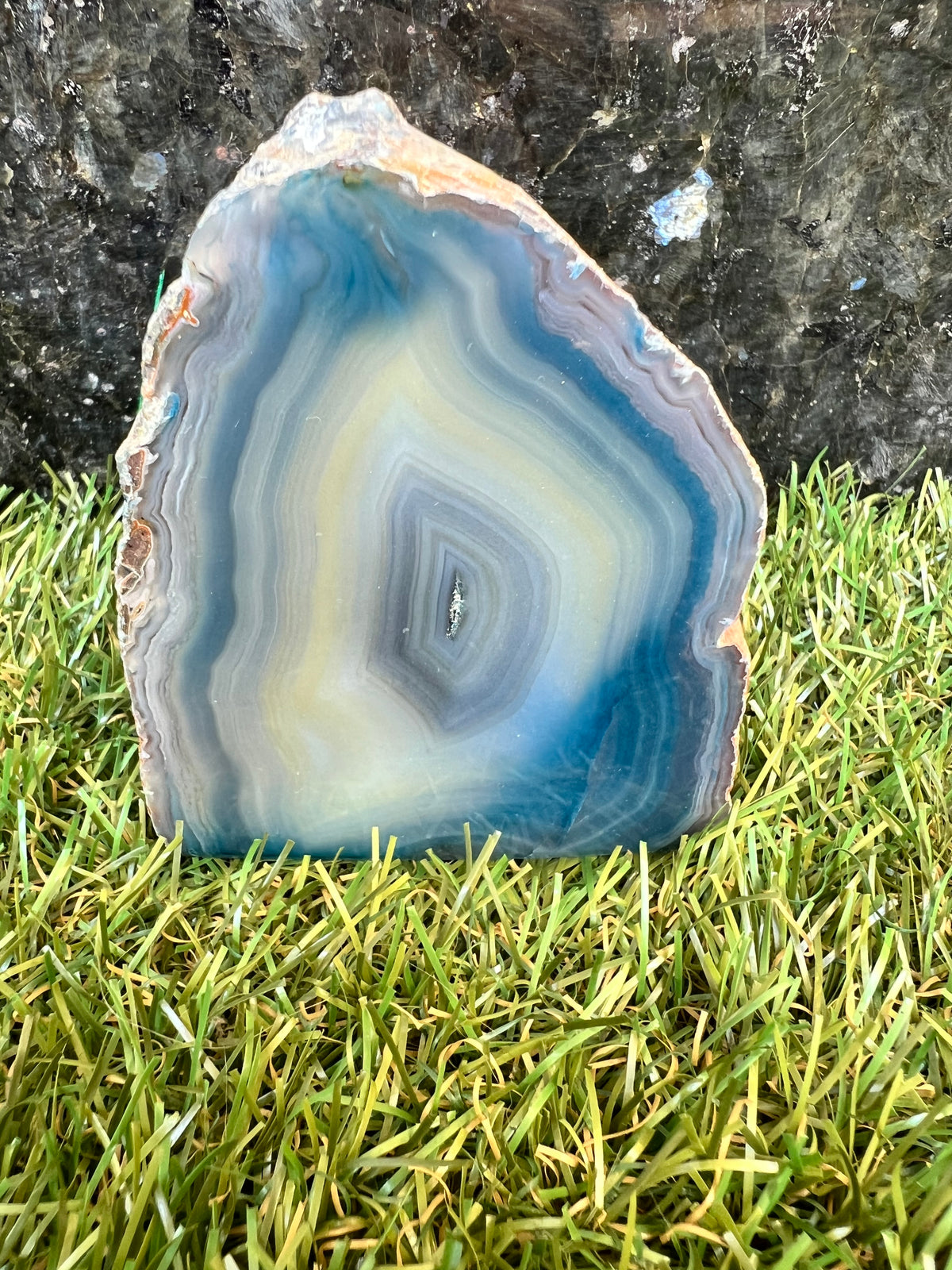 Agate Freeform with Cut Base – 439 g
