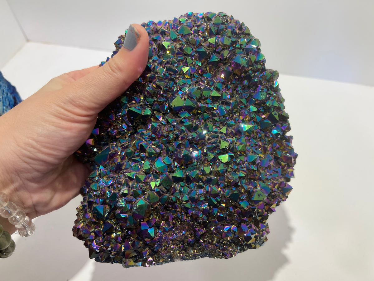Natural Rainbow Aura Quartz Cluster – 1,294 g