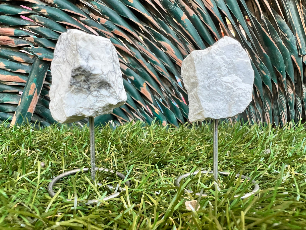 Natural Raw Howlite on Metal Stand | Crystal Display | Approx. 8 cm | Calm, Patience & Peace