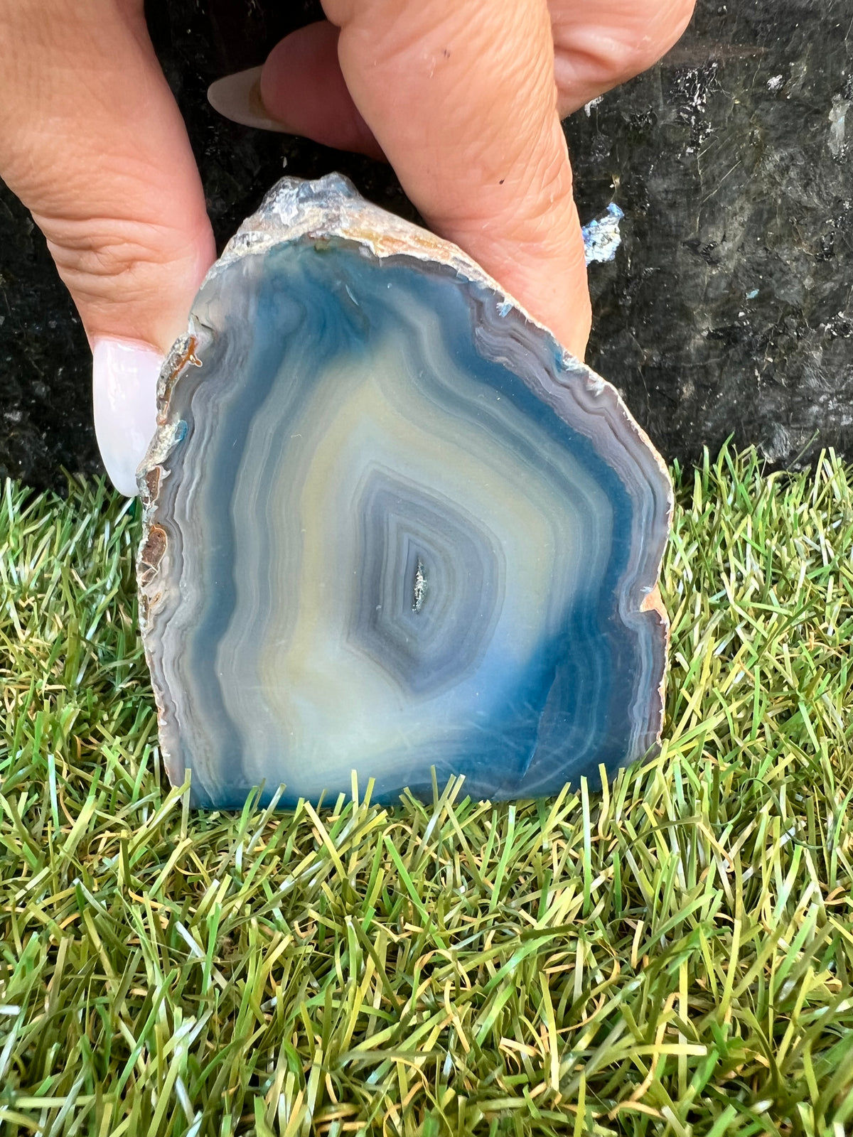 Agate Freeform with Cut Base – 439 g