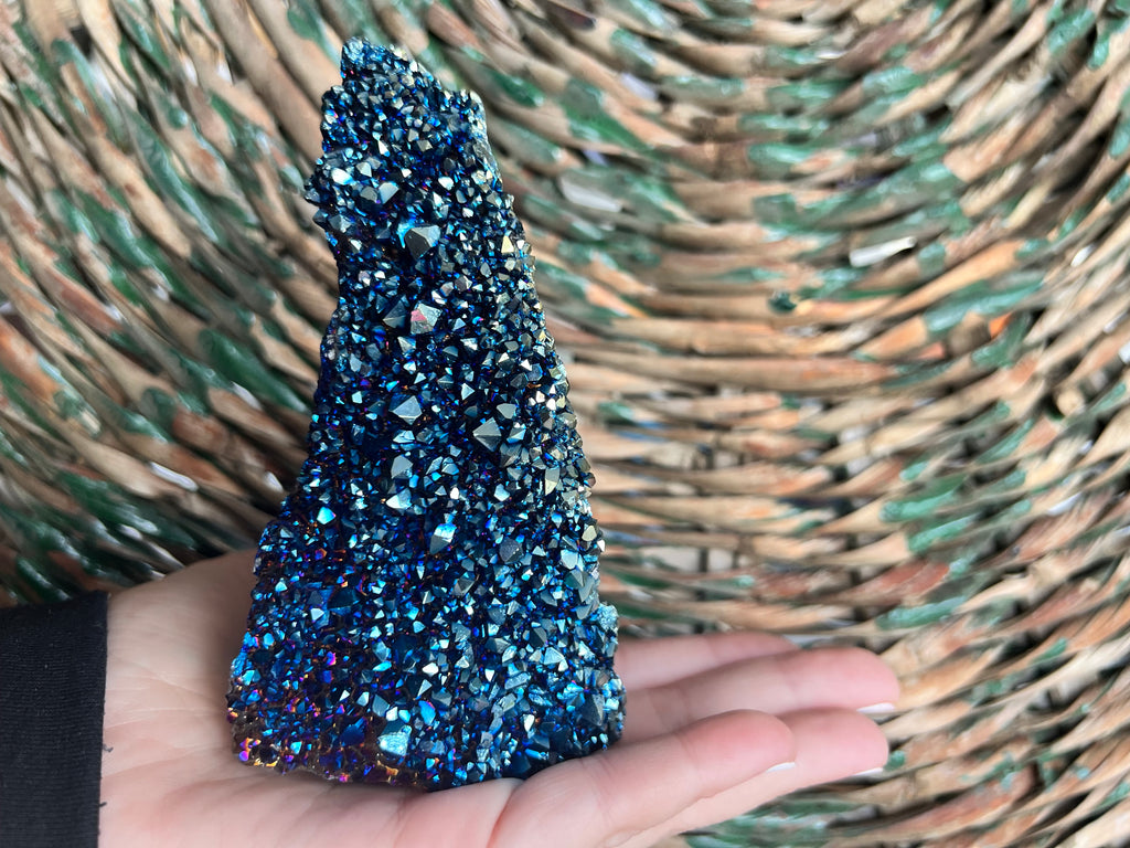 Blue Titanium Aura Quartz Cluster – 514 g