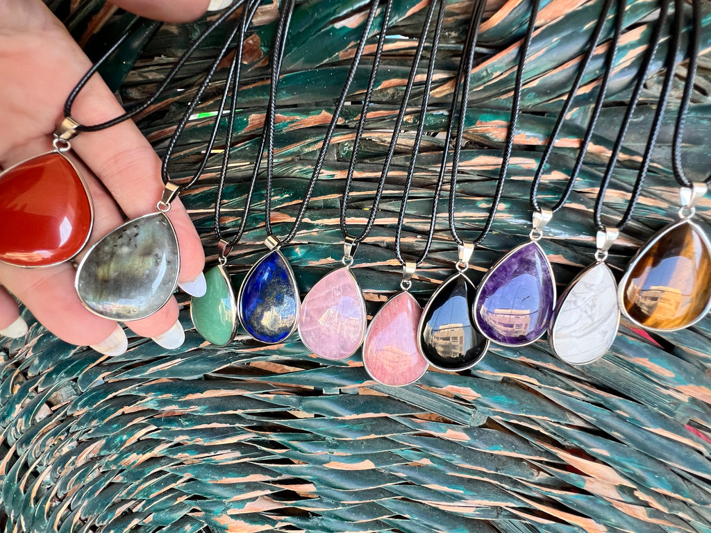 Labradorite Silver-Plated Teardrop Necklace – Protection, Intuition & Transformation
