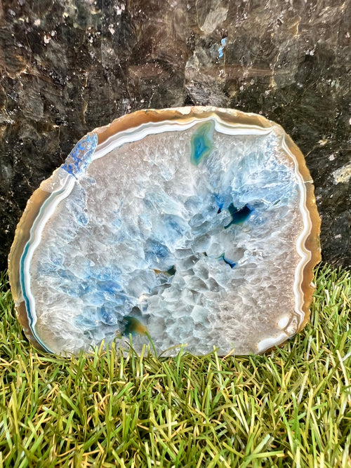 Agate Freeform with Cut Base – 385 g