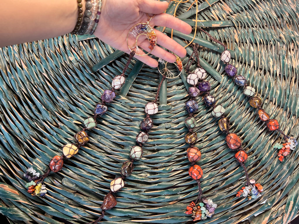 Natural Seven Chakra Hanging Charm – Tree of Life & Macramé Decor