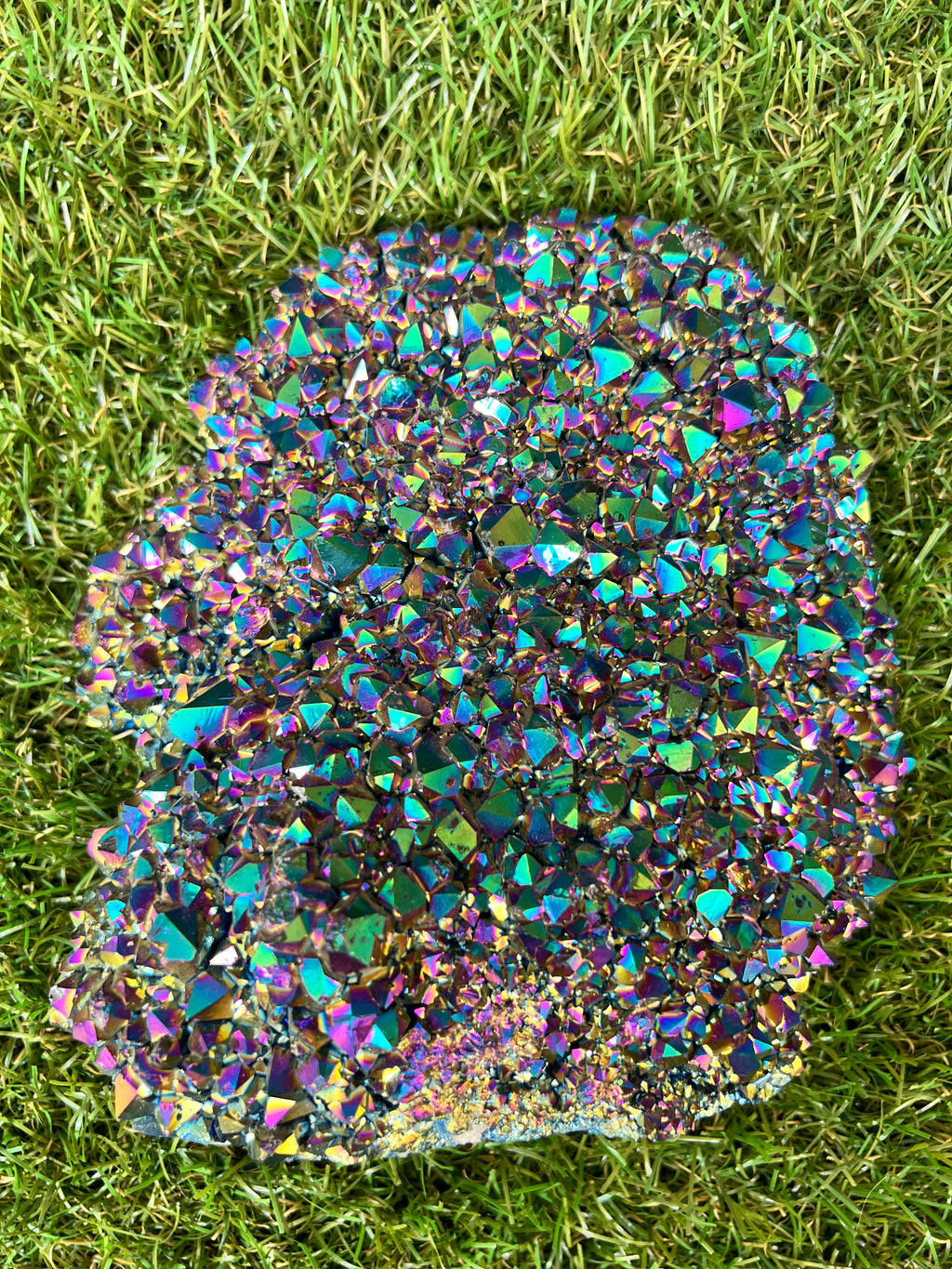 Natural Rainbow Aura Quartz Cluster – 1,294 g