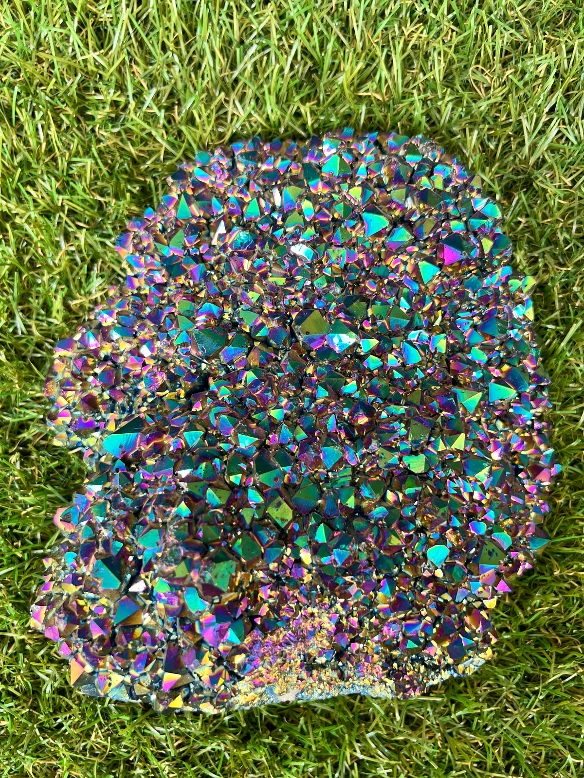 Natural Rainbow Aura Quartz Cluster – 1,294 g