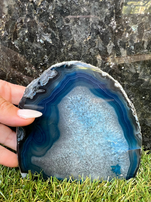 Agate Freeform with Cut Base – 816 g