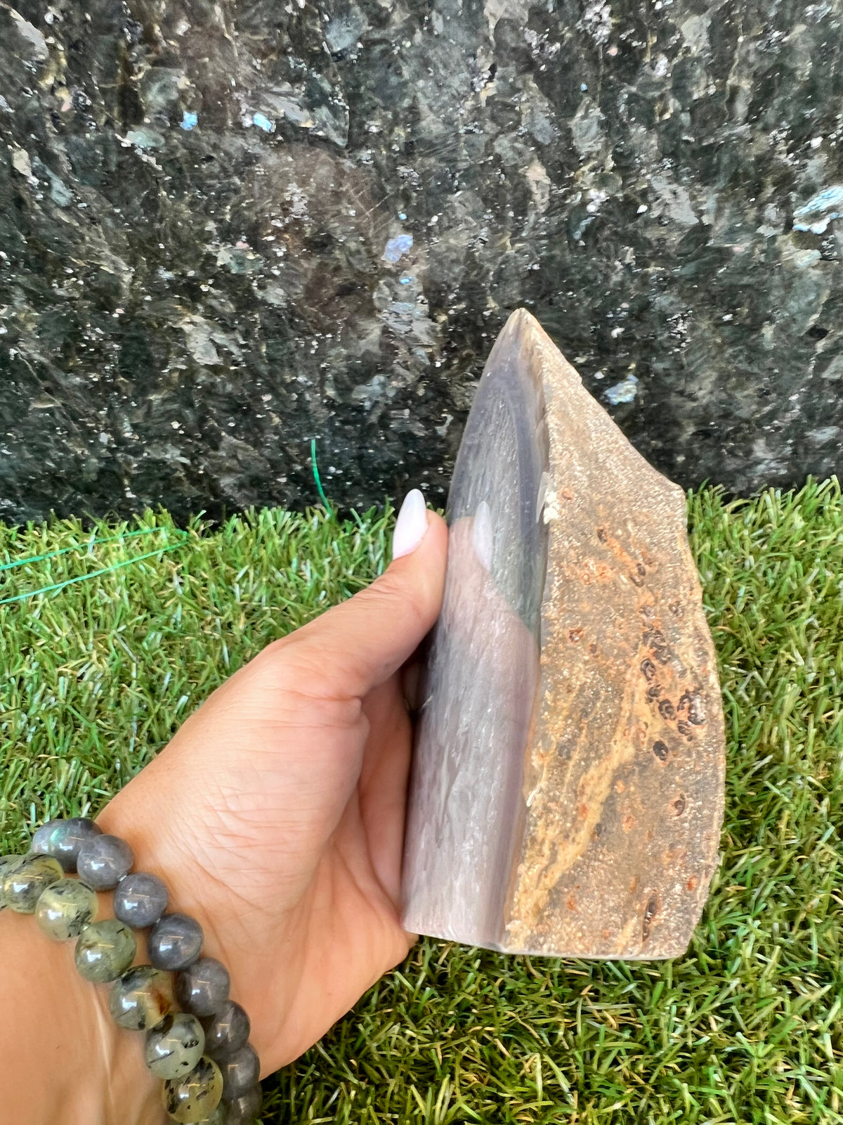 Natural Agate Freeform with Cut Base – 988 g